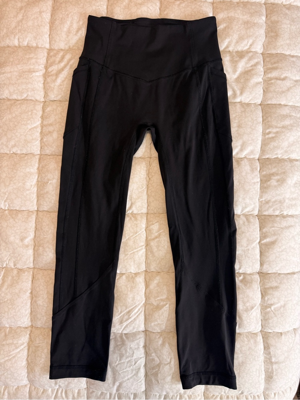 Lululemon All The Right Places Leggings // Side pockets